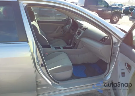 2009 Toyota Camry Le z USA, uszkodzony, nr VIN 4T1BE46K59U268750